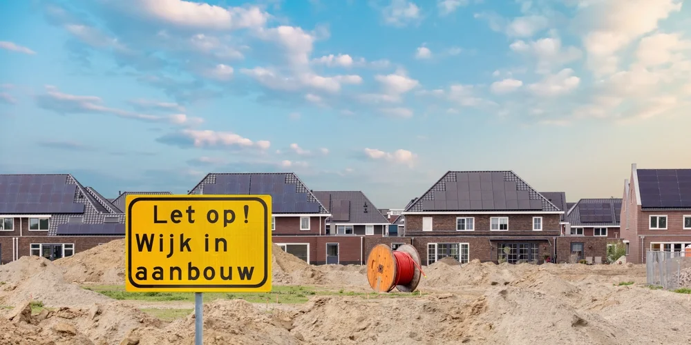 Glasvliesbehang voor nieuwbouw in Alphen Aan Den Rijn is de beste keuze.
